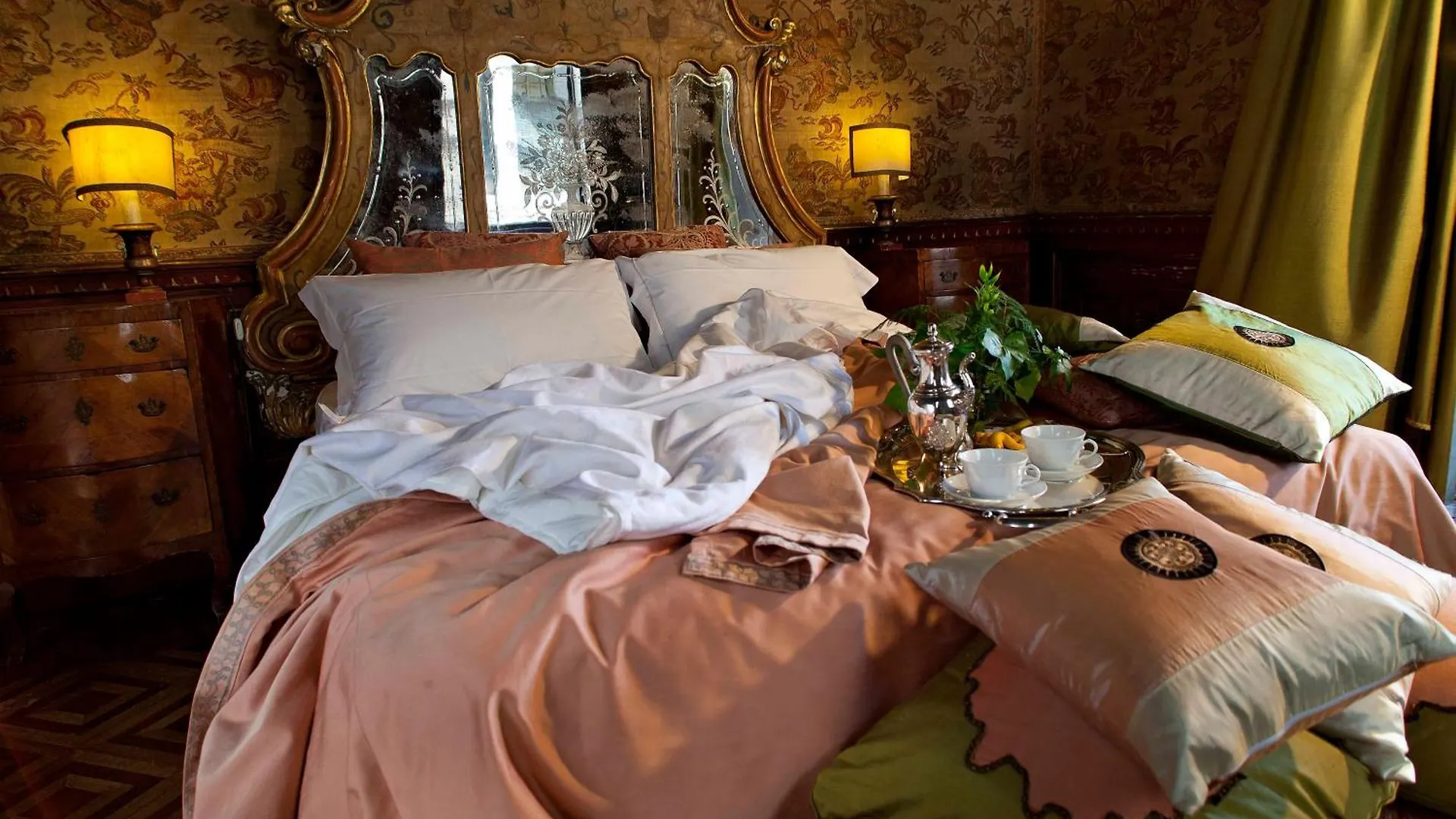 **** Guest house Palazzetto Pisani Grand Canal Venice Italy
