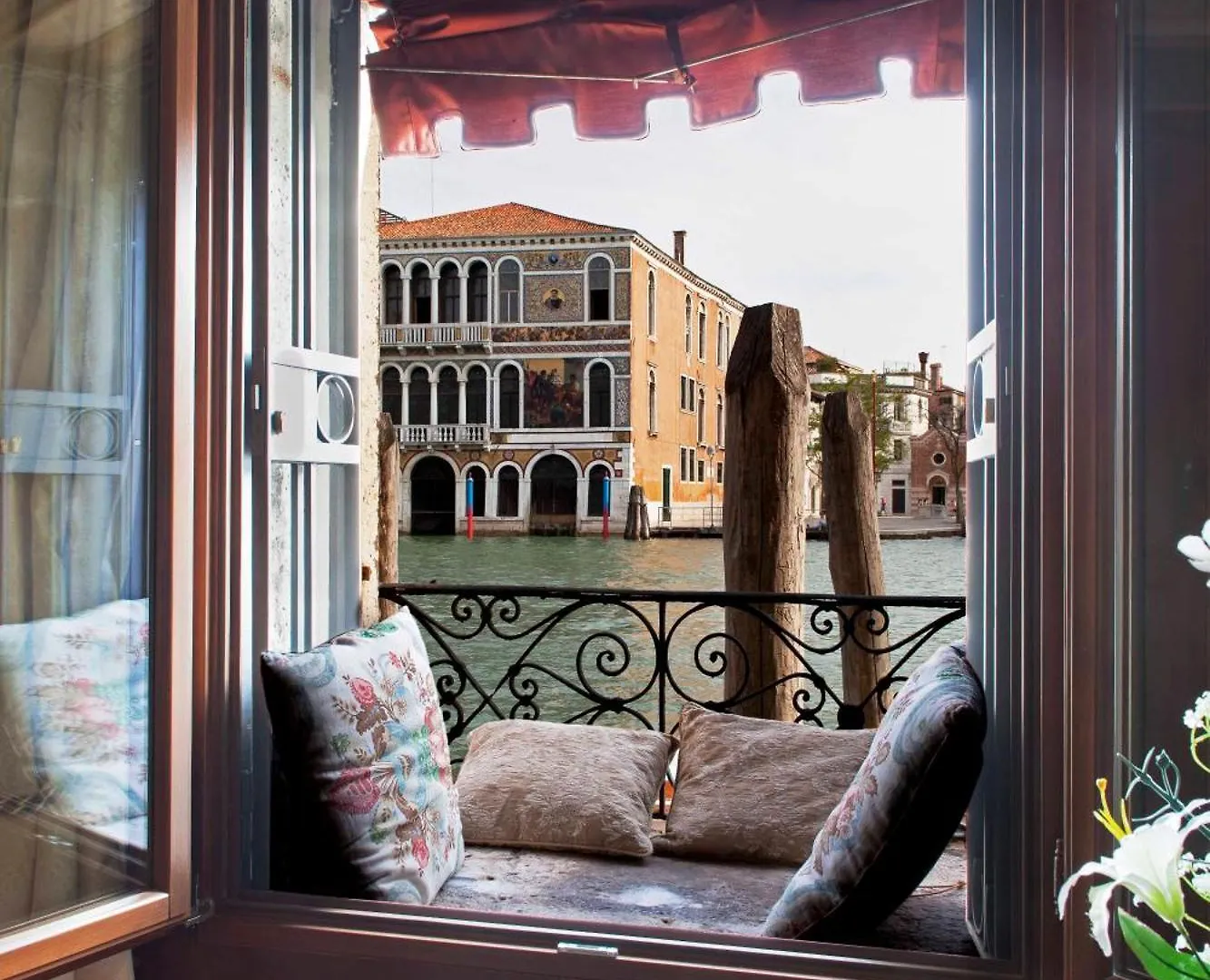 Palazzetto Pisani Grand Canal Venedig Italien