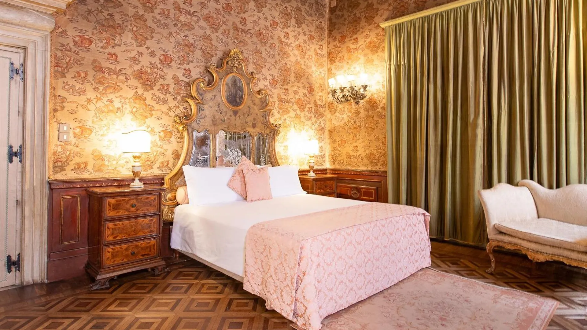 Palazzetto Pisani Grand Canal Venedig Italien